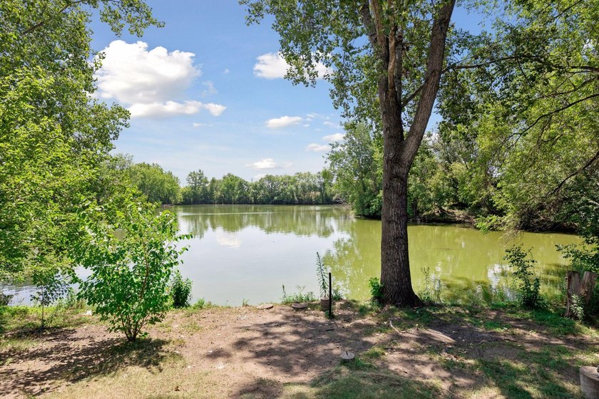 Pond Views. Thoughtful Updates. An Incredible Apple Valley - photo 41