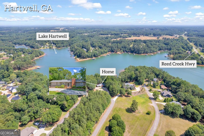 Welcome to beautiful Lake Hartwell. This remodeled lakefront - photo 5