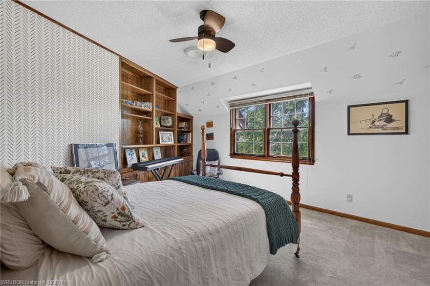 Welcome to this charming Tudor-style home in the Fianna Hills - photo 30