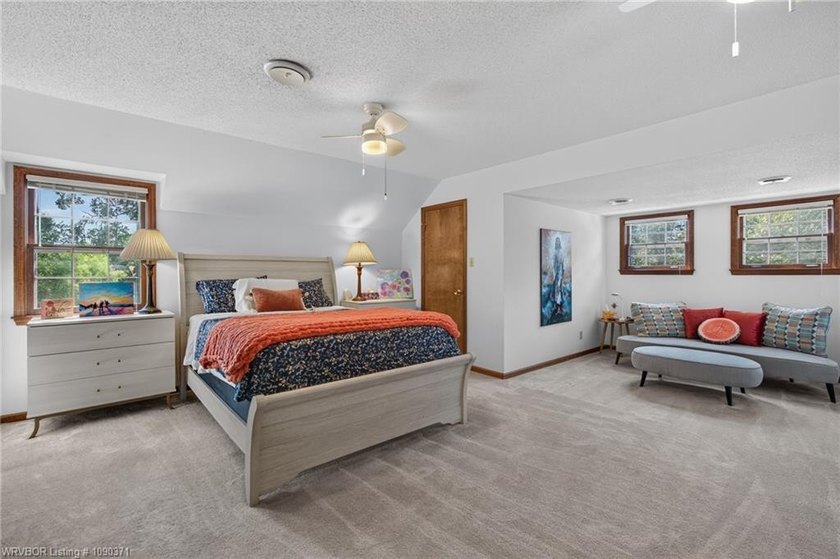 Welcome to this charming Tudor-style home in the Fianna Hills - photo 32