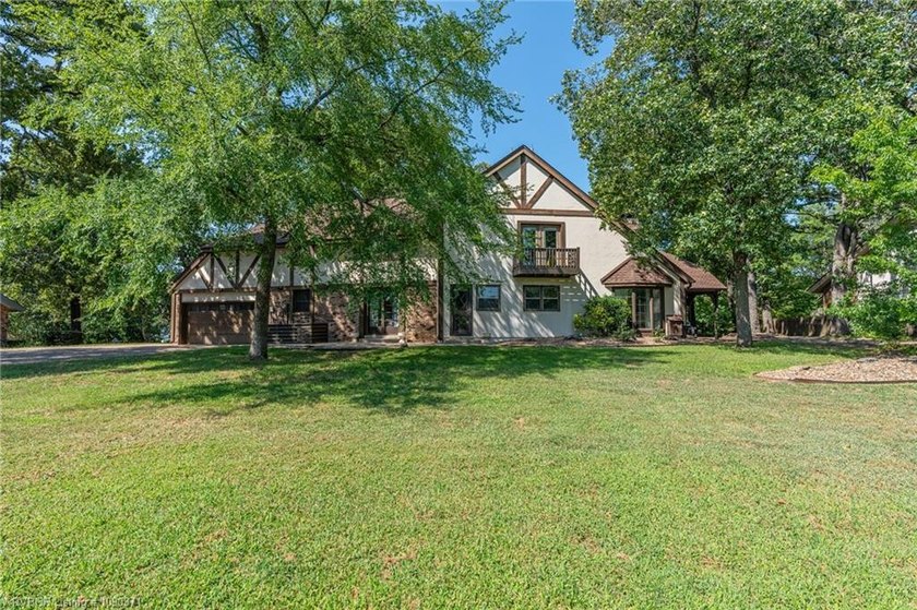 Welcome to this charming Tudor-style home in the Fianna Hills - photo 45