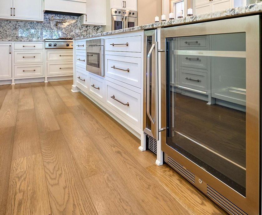 Experience Lake Minnetonka luxury in this like-new end-unit - photo 11