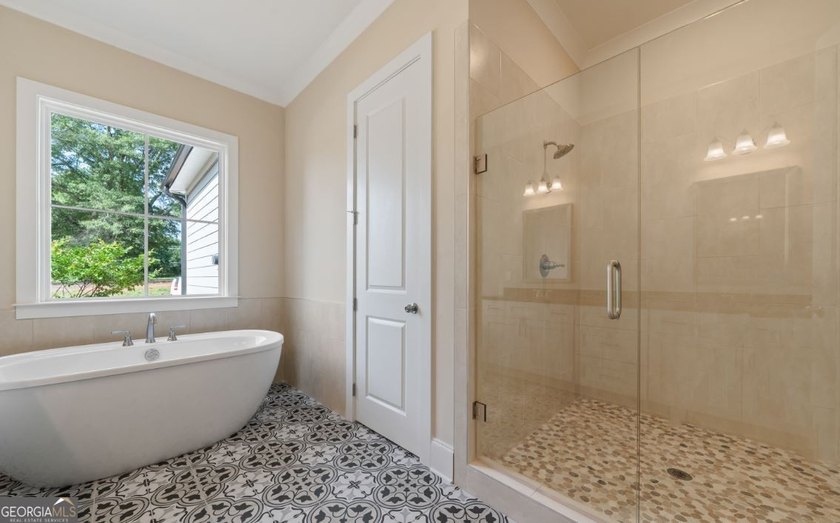 Welcome to Luxury Cottage living in Watkinsville's premiere - photo 12