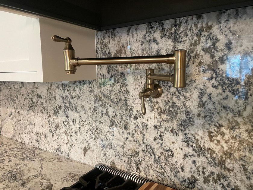 Experience Lake Minnetonka luxury in this like-new end-unit - photo 15