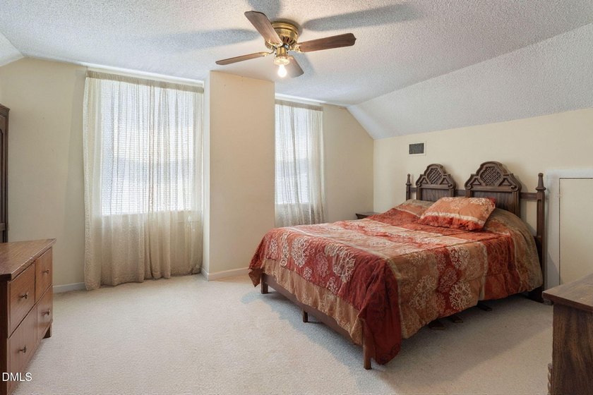 Well-maintained home on 1.8 acres in desirable Oxford area with - photo 31