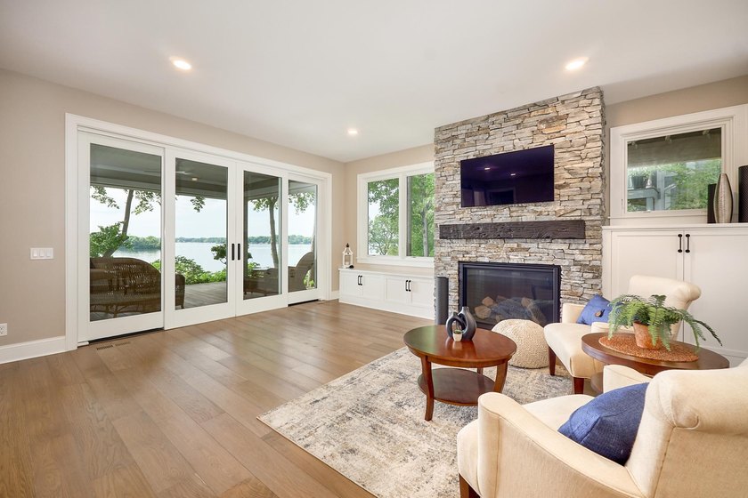 Experience Lake Minnetonka luxury in this like-new end-unit - photo 37