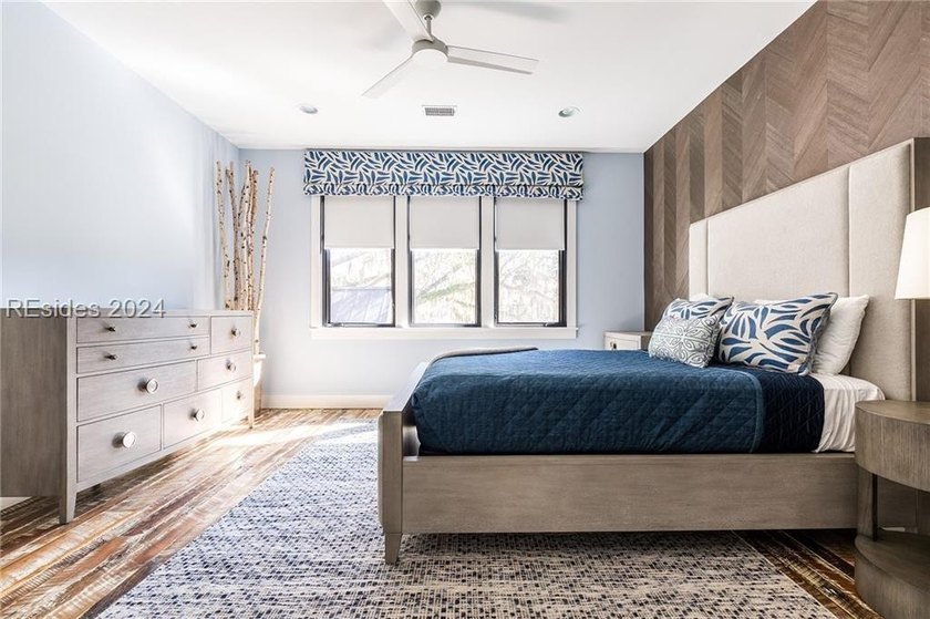Delight in the welcoming luxury of this four-bedroom - photo 20