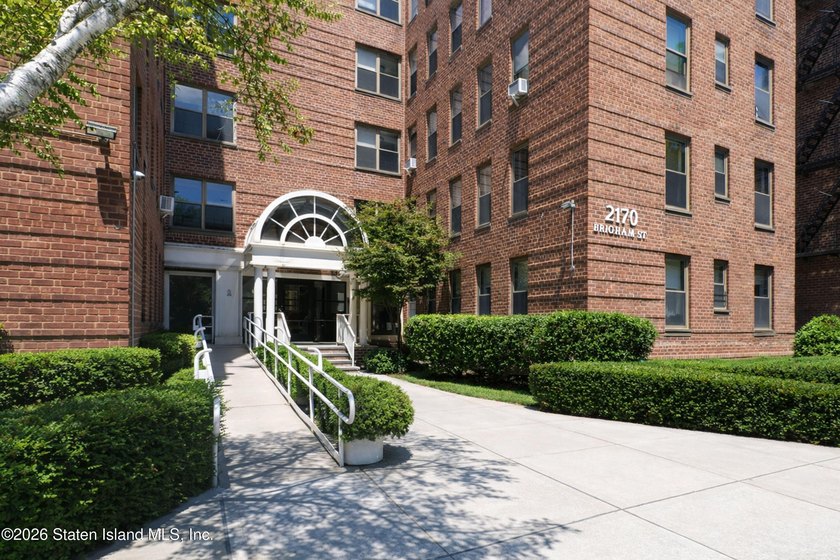 Conveniently located in the heart of Sheepshead Bay, Brooklyn - photo 3