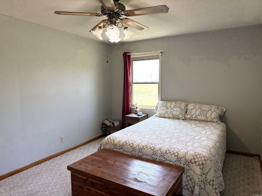 Peaceful country living with rural charm on spacious acreage!!! - photo 31