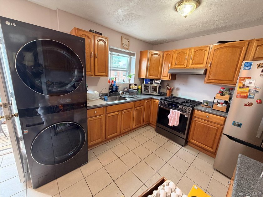 Welcome to a quiet, residential part of the desirable area of - photo 9