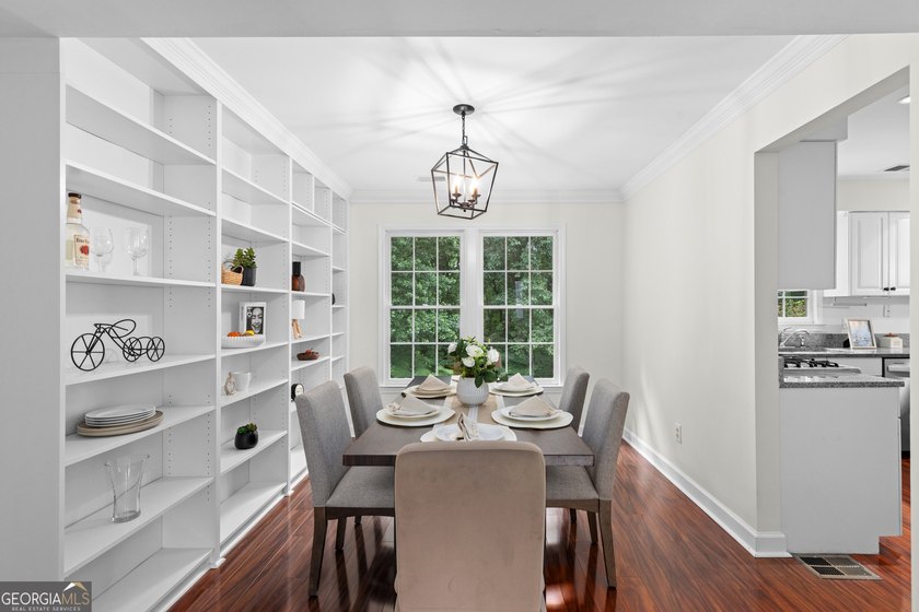 Beautiful brick-front 5-bedroom, 3.5-bath home located in East - photo 3
