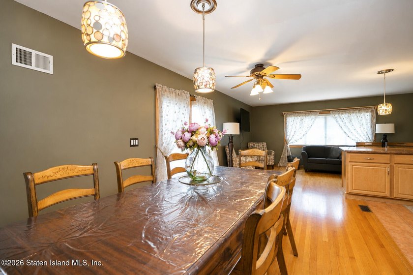 This detached four to five bedroom one family home located in - photo 9