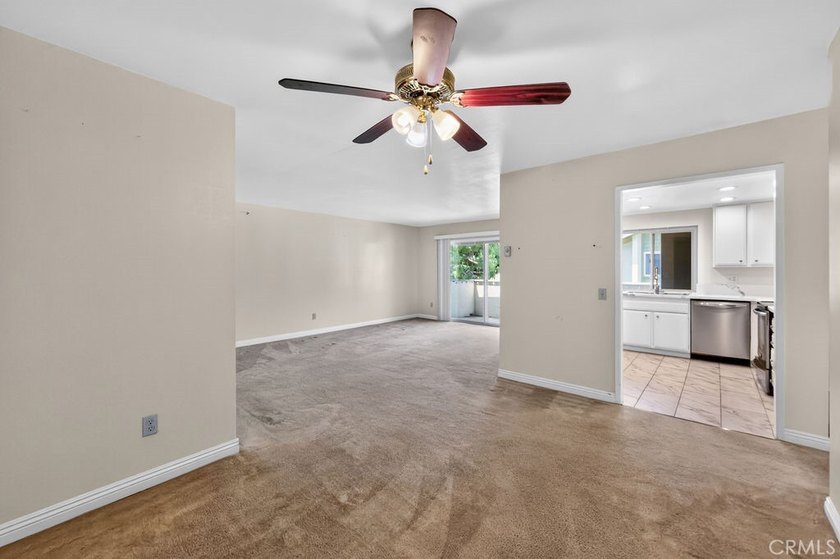 COME HOME TO YOUR BEACH CONDO! THIS MAGNIFICENT 2 BEDROOM - 2 - photo 9