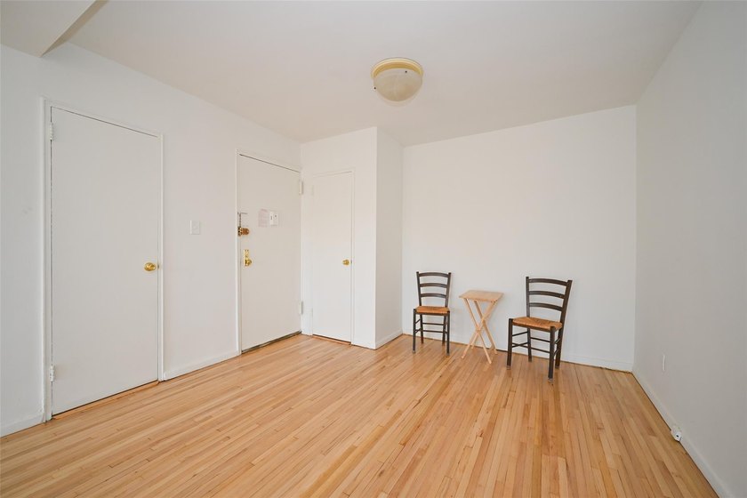Welcome to your perfect urban retreat in North Riverdale! This - photo 7