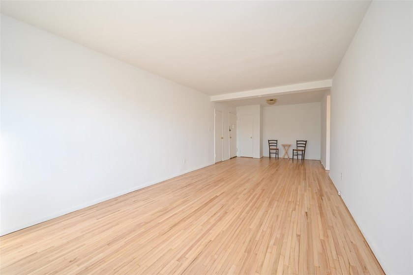 Welcome to your perfect urban retreat in North Riverdale! This - photo 8