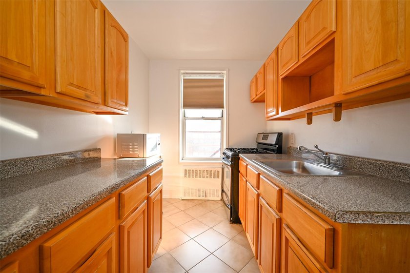 Welcome to your perfect urban retreat in North Riverdale! This - photo 10