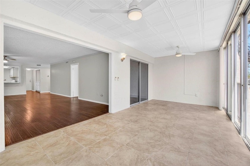 Welcome to easy first-floor living in this bright corner unit - photo 11