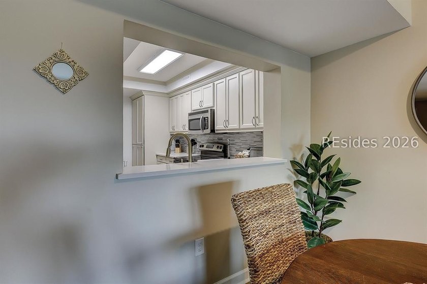 Beautifully updated 2-bedroom, 2-bath condo located just steps - photo 9