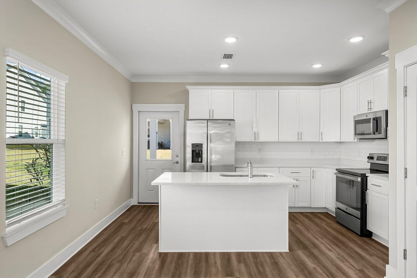This Horizon floor plan end unit offers 3 bedrooms, 2.5 baths - photo 8