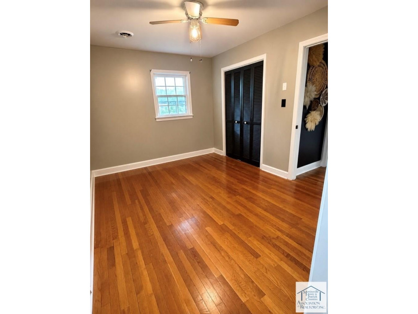 Welcome to this charming 3-bedroom, 2-full-bath brick ranch in - photo 15