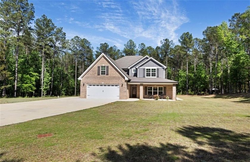 Step inside a property that truly sets itself apart where custom - photo 2