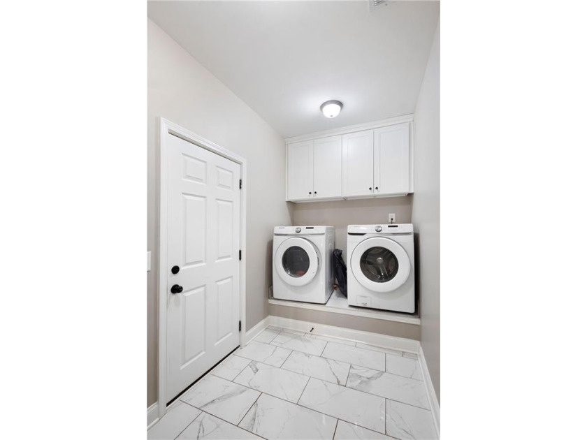 Step inside a property that truly sets itself apart where custom - photo 9