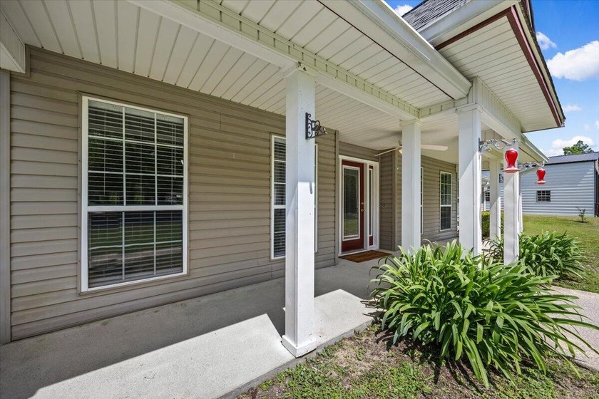 Welcome to a comfortable country retreat tucked into the highly - photo 9