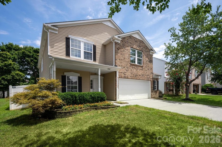 Walk to top-rated Fort Mill schools from this move-in-ready - photo 4