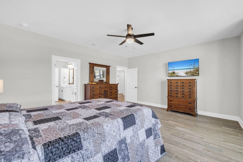 Welcome to the popular Sycamore III floor plan in the - photo 9