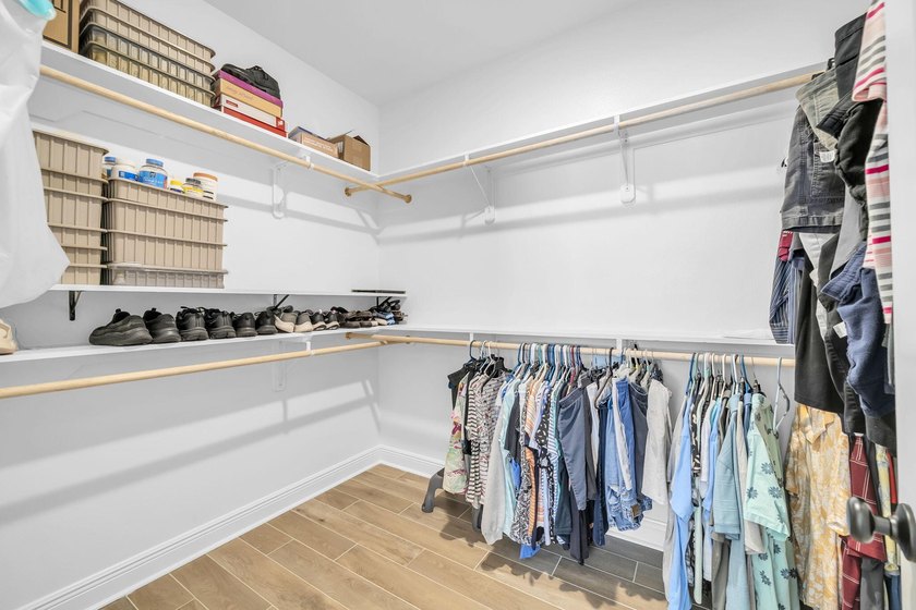 Welcome to the popular Sycamore III floor plan in the - photo 10