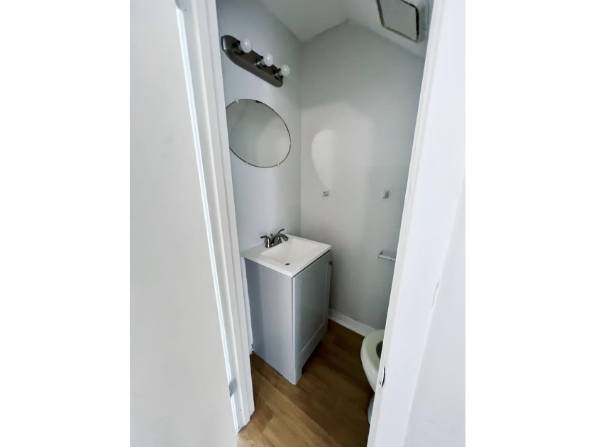 TURNKEY INVESTMENT OPPORTUNITY | NO HOA Welcome to this - photo 8