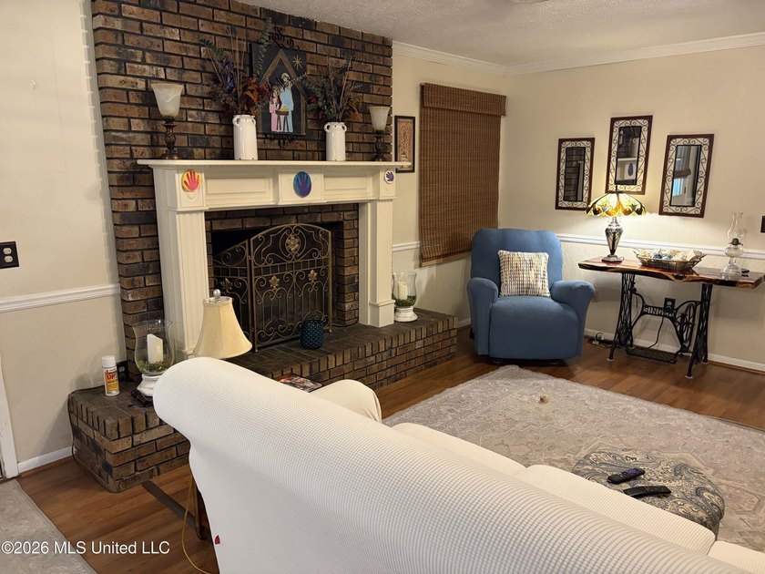 Beautiful, well-maintained home nestled on a peaceful 1.13-acre - photo 11