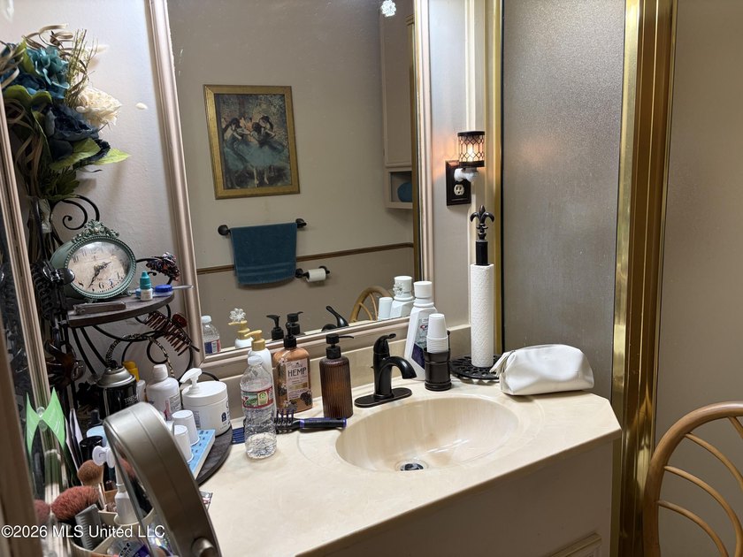 Beautiful, well-maintained home nestled on a peaceful 1.13-acre - photo 19