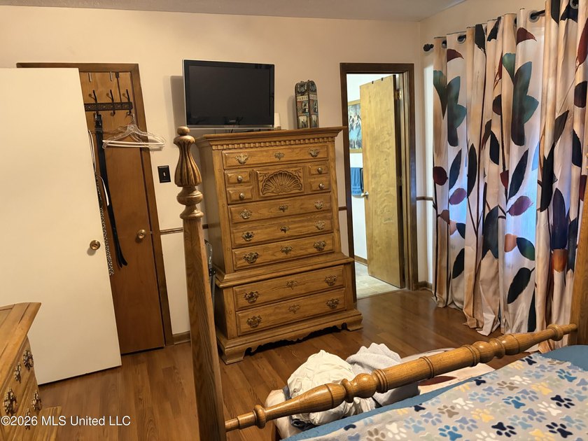 Beautiful, well-maintained home nestled on a peaceful 1.13-acre - photo 20