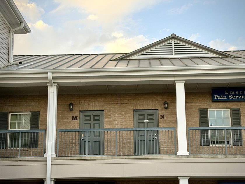 EASY SHOW! Now vacant. Destin BUSINESS PROFESSIONALS! Here is a - photo 5