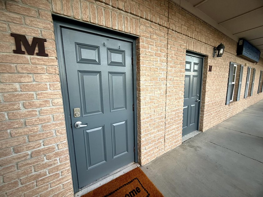 EASY SHOW! Now vacant. Destin BUSINESS PROFESSIONALS! Here is a - photo 9