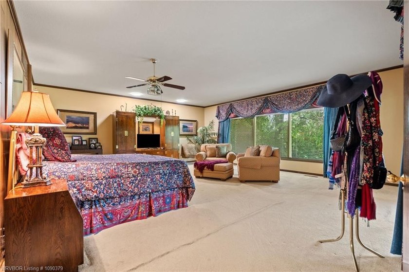 Gorgeous new listing on Free Ferry Circle. This estate-size home - photo 50
