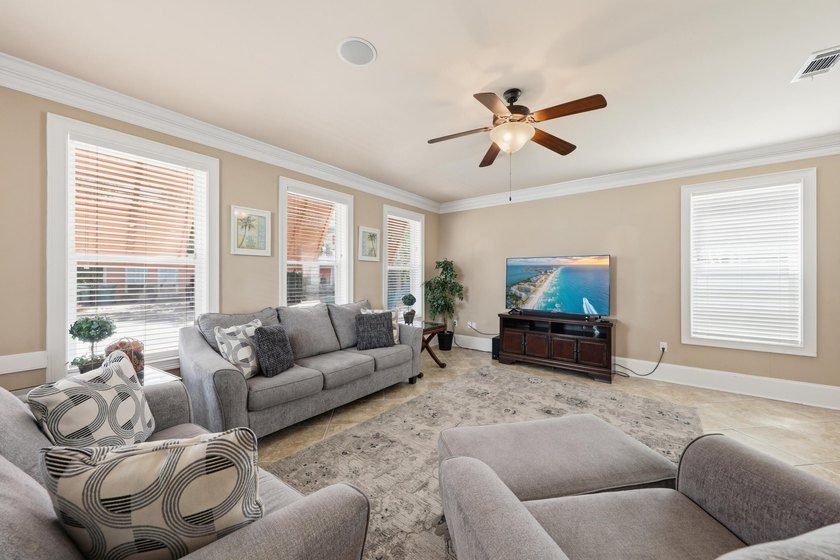 Luxury Meets Investment Opportunity in Crystal Beach! Proven - photo 4