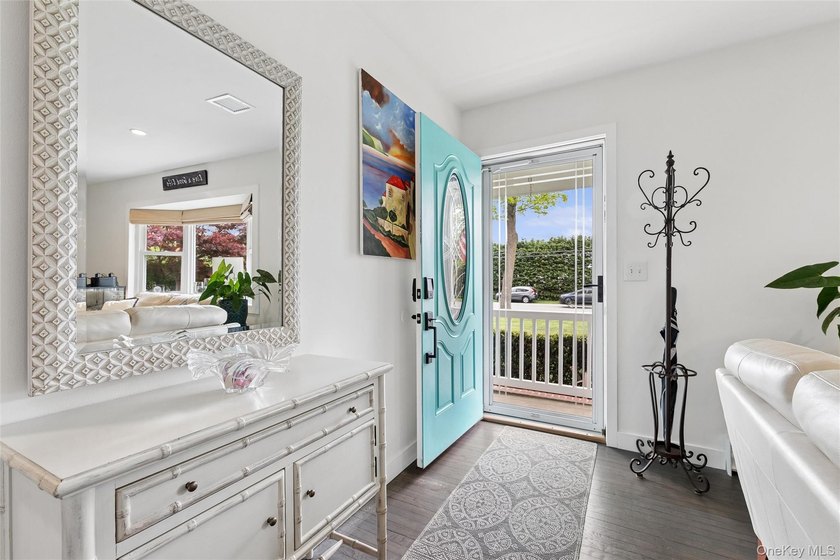 Welcome to your Home Sweet Home! This Cottage-style, 3 Bedroom - photo 9