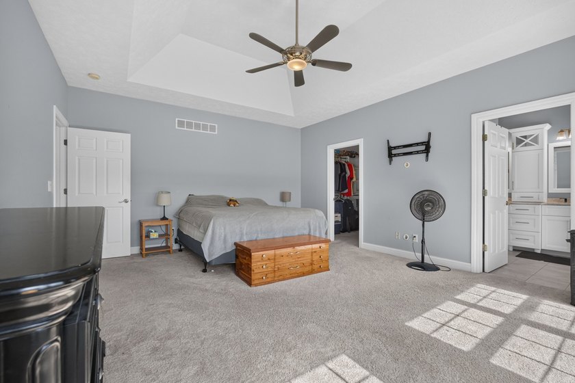 Enjoy beautiful waterfront views from this spacious home in - photo 17