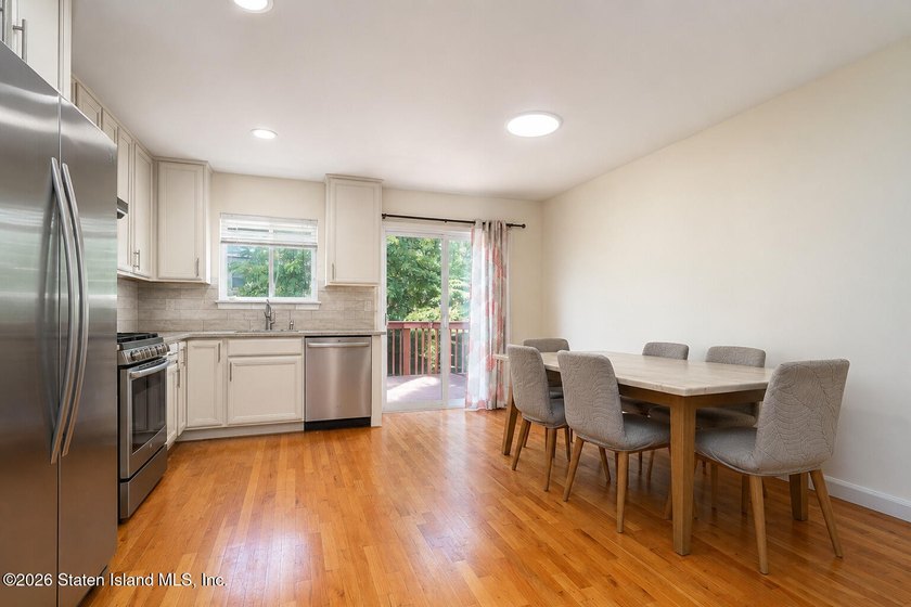 Welcome to 86 Burke Ave prime location beautiful townhouse - photo 8
