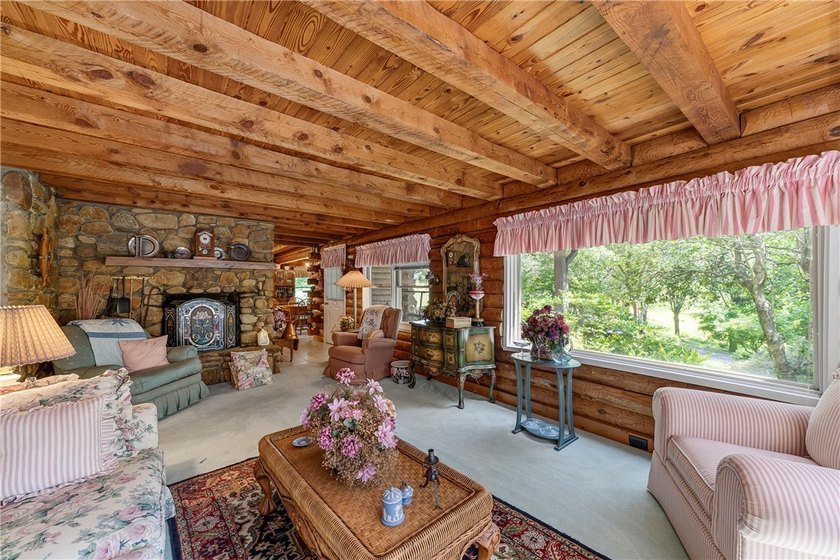 Escape to the beauty and tranquility of country living with this - photo 3