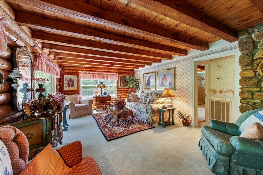 Escape to the beauty and tranquility of country living with this - photo 4