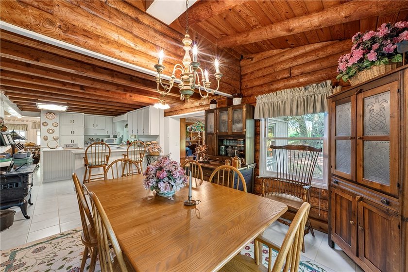 Escape to the beauty and tranquility of country living with this - photo 7