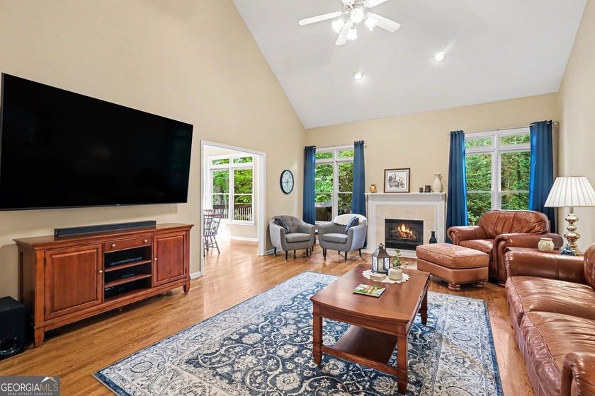 Seller to pay $5,000 toward Closing Cost. TRADITIONAL BRICK HOME - photo 17