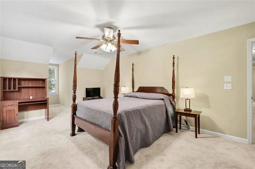 Seller to pay $5,000 toward Closing Cost. TRADITIONAL BRICK HOME - photo 27