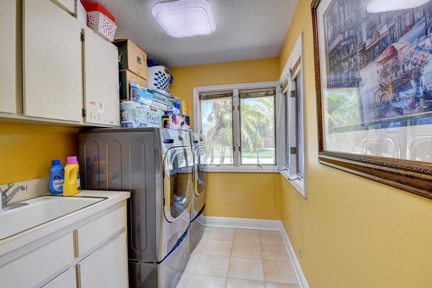 NOW INCLUDES NEW White Impact Windows and Doors! Enjoy perfect - photo 27