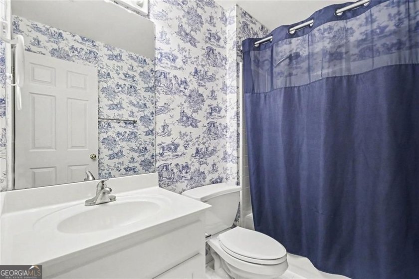 Seller to pay $5,000 toward Closing Cost. TRADITIONAL BRICK HOME - photo 28