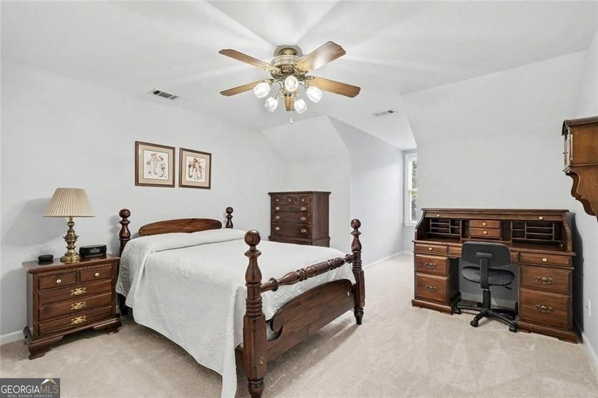 Seller to pay $5,000 toward Closing Cost. TRADITIONAL BRICK HOME - photo 29