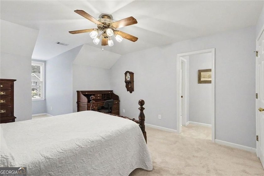 Seller to pay $5,000 toward Closing Cost. TRADITIONAL BRICK HOME - photo 30